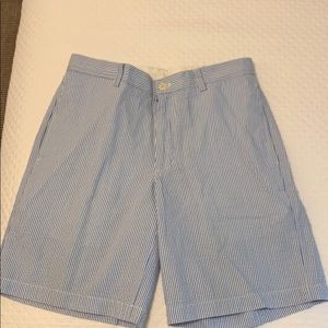Men’s Vineyard Vines blue seersucker shorts